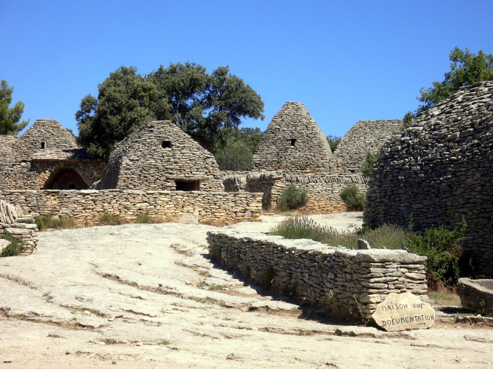 Les Terrasses - Gordes Guest House Bagian luar foto